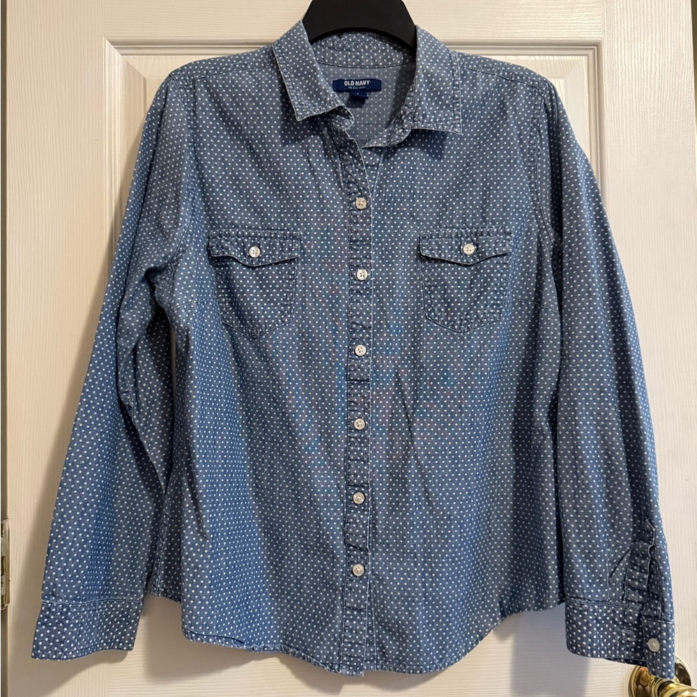 Old Navy Blue and White Dot  Button Down Denim Shirt Women’s Size Large